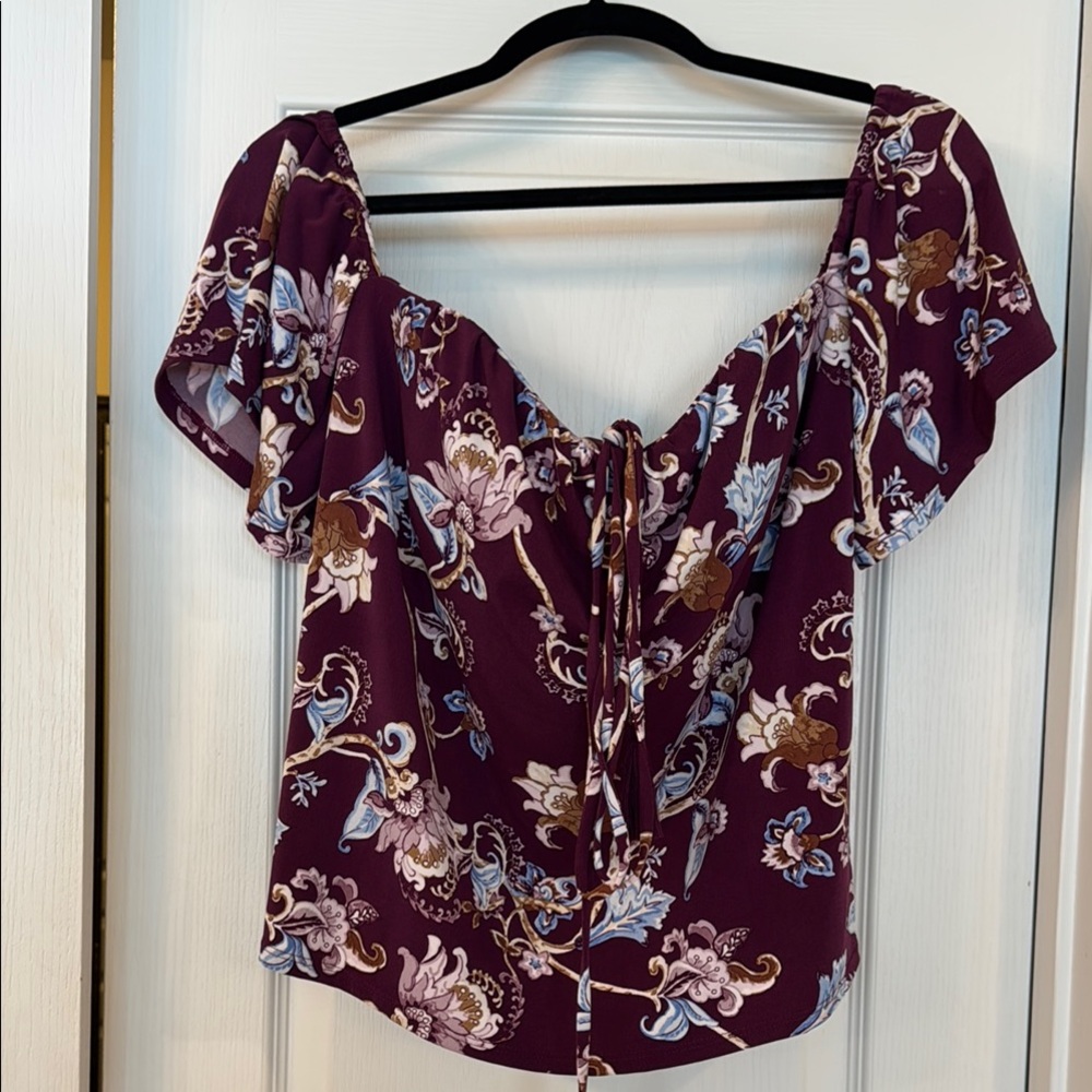 White House Black Market Cream Flutter Sleeve Blouse